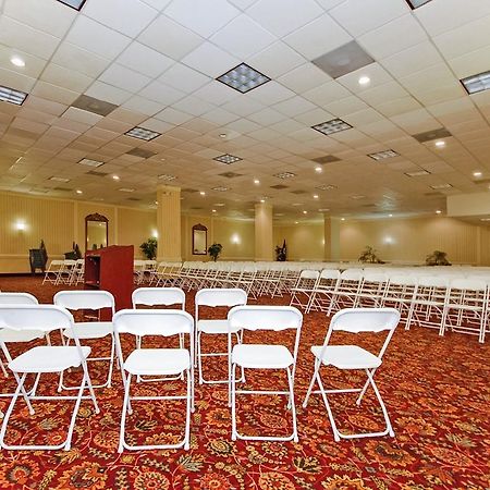 Quality Inn And Suites Conference Center Ρίτσμοντ Εξωτερικό φωτογραφία