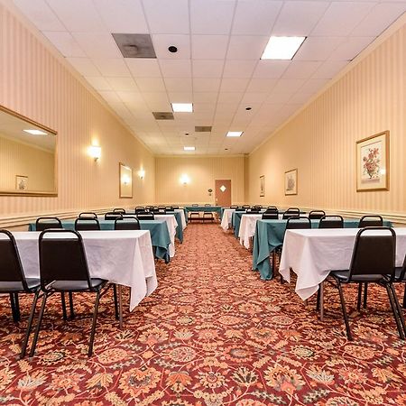 Quality Inn And Suites Conference Center Ρίτσμοντ Εξωτερικό φωτογραφία
