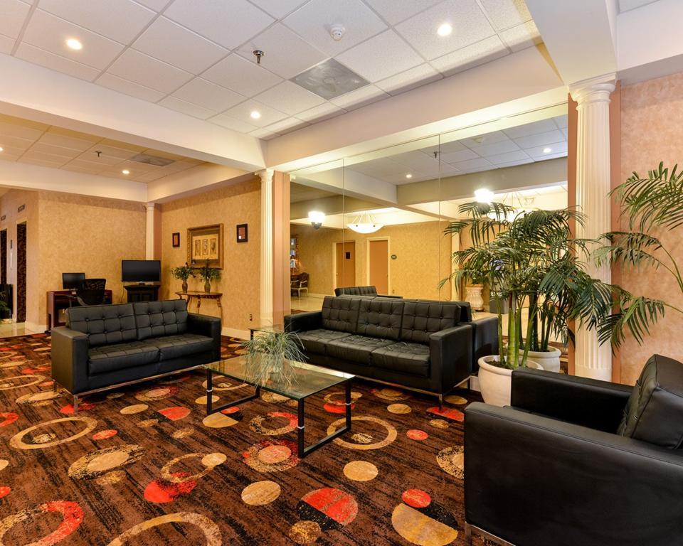 Quality Inn And Suites Conference Center Ρίτσμοντ Εξωτερικό φωτογραφία