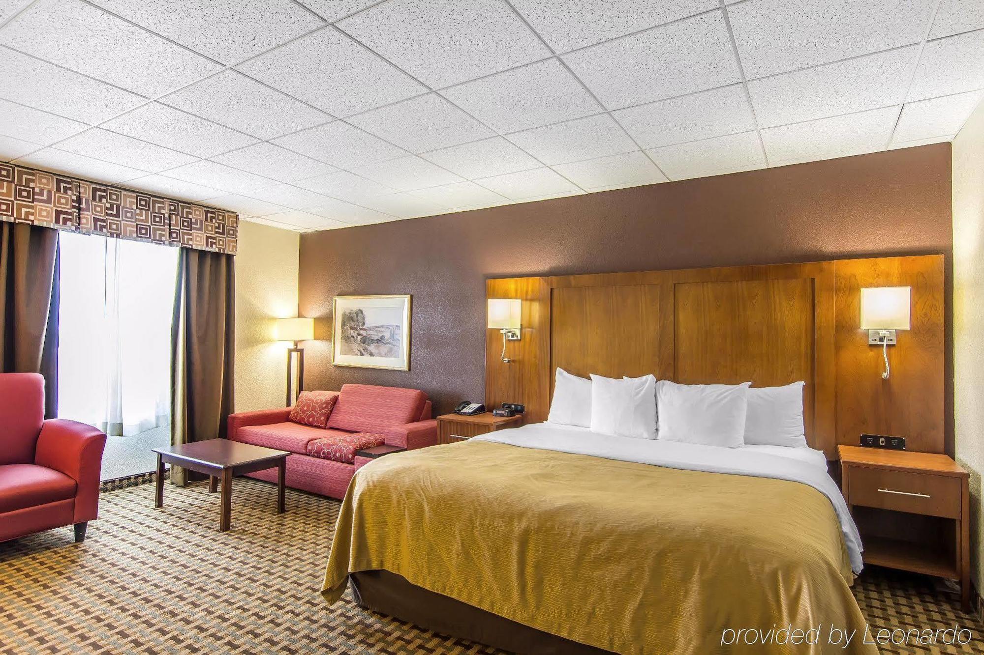 Quality Inn And Suites Conference Center Ρίτσμοντ Εξωτερικό φωτογραφία