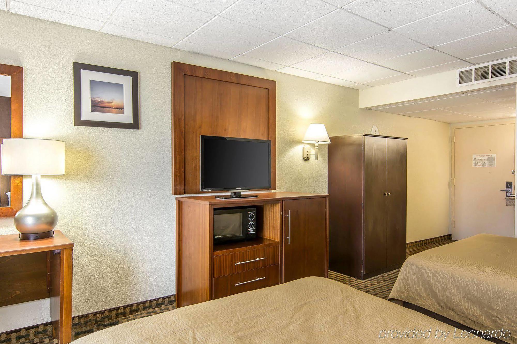 Quality Inn And Suites Conference Center Ρίτσμοντ Εξωτερικό φωτογραφία